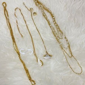 Lot of vintage necklaces. AVON & SARAH COVENTRY